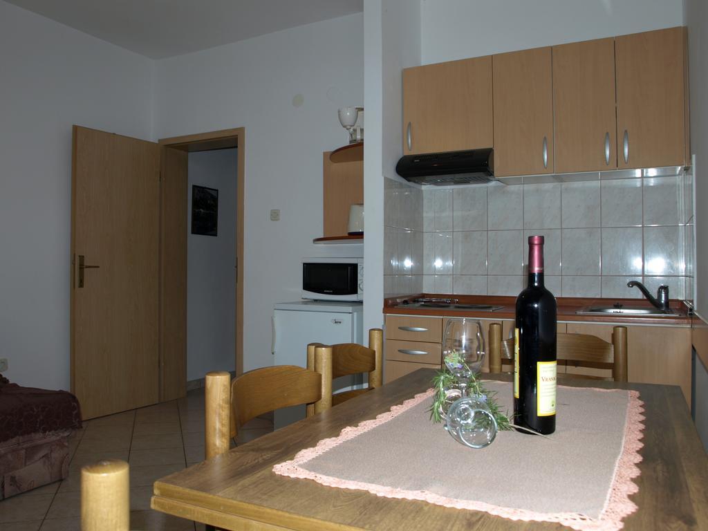 Apartments Ljilja Sea View Slatine Exterior foto